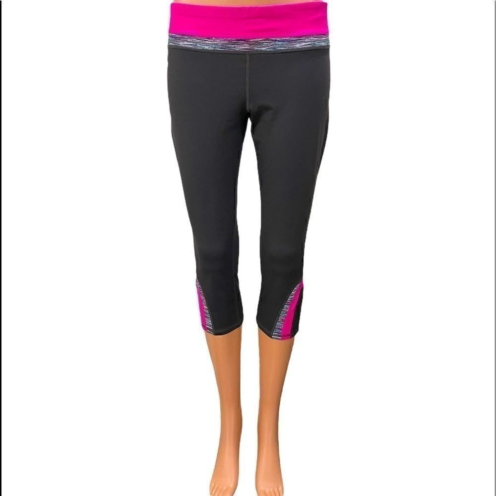 Ideology cropped leggings in Size Medium